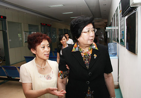 2012年北京王家璧教授参观我院